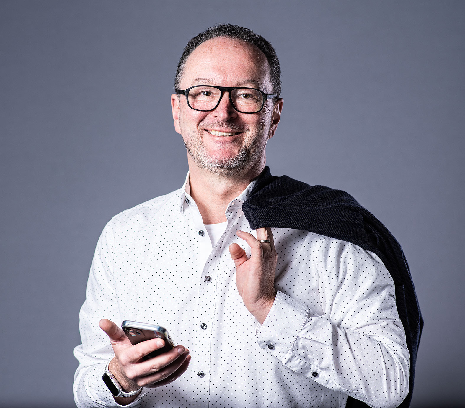 Rene-mit-Sakko-Schulter